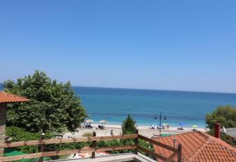 House Smaragdi has Balcony rooms