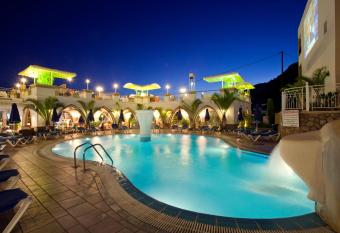 Pefkos Beach Studios & Apartments has Balcony rooms