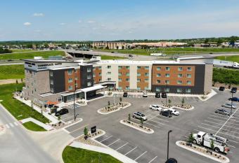 TownePlace Suites by Marriott Kansas City Liberty has Balcony rooms