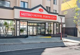 Metro Hotel Perth City allows 18 year olds to book a room