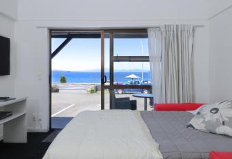 Gables Lakefront Resort allows 18 year olds to book a room