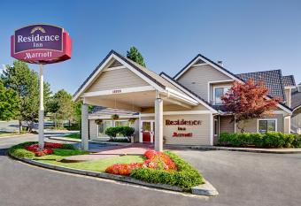Residence Inn by Marriott Seattle North/Lynnwood Everett allows 18 year olds to book a room