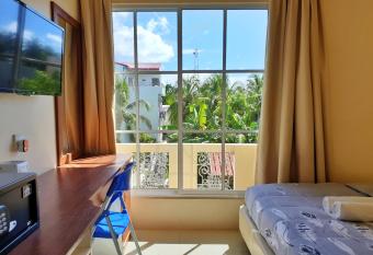 Hulhan gu Lodge has Balcony rooms