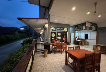 Khao Sok Jungle Hostel allows 18 year olds to book a room