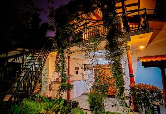 Dinesh Safari Homestay has Balcony rooms