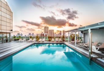 Roxon Urban Ramat Gan, Formerly Ramada Ramat Gan allows 18 year olds to book a room