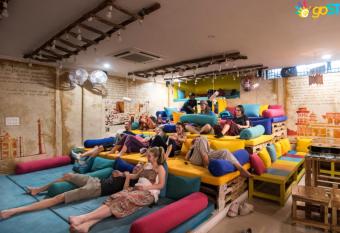 goSTOPS Agra allows 18 year olds to book a room