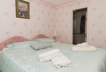 Birtley House Guest House B&B has Balcony rooms