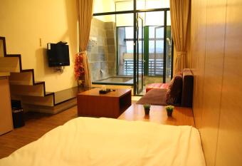 ShanPu Hot Spring BnB allows 18 year olds to book a room