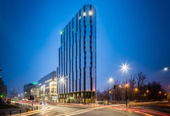 Holiday Inn - Warsaw City Centre, an IHG Hotel allows 18 year olds to book a room