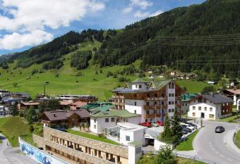 Hotel Nassereinerhof has Balcony rooms