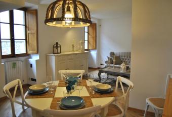 Appartamento Posta Vecchia has Smoking rooms