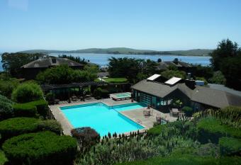 The Inn at the Tides allows 18 year olds to book a room