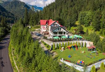 Piscul Negru Hotel - Transfagarasan has Balcony rooms