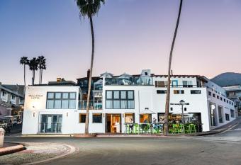 Bellanca Hotel allows 18 year olds to book a room