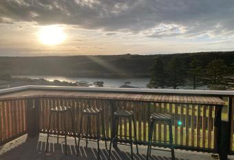 House on the hill allows 18 year olds to book a room