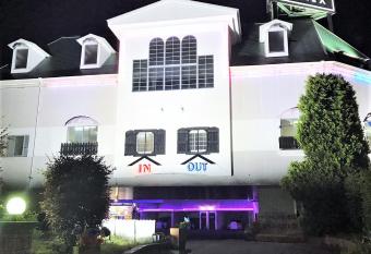 Pal Annex Yamaguchi (Love Hotel) allows 18 year olds to book a room