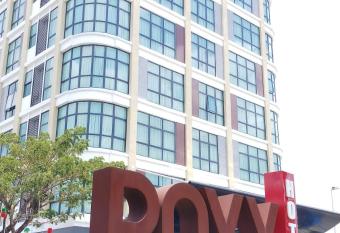 Roxy Hotel & Apartments allows 18 year olds to book a room