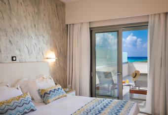 Belvedere Luxury Apartments & Spa has Balcony rooms