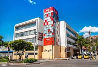 Mi Hotel Sandiego allows 18 year olds to book a room