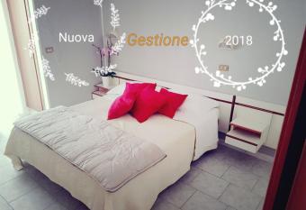 Hotel Giannella allows 18 year olds to book a room