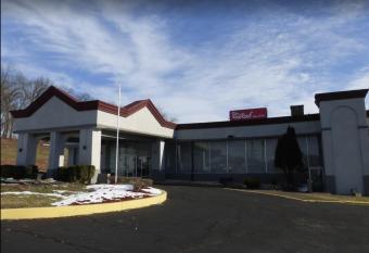 Red Roof Inn New Stanton allows 18 year olds to book a room