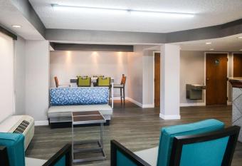 Quality Inn Clinton - Laurens I-26 has Smoking rooms