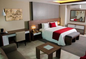 Hotel 5 de Mayo has rooms with a private hot tub