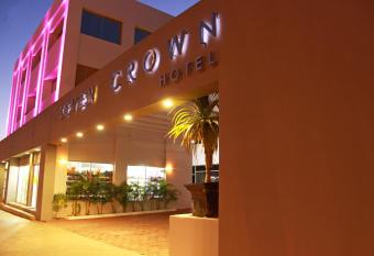 Seven Crown Express & Suites by Kavia has Balcony rooms