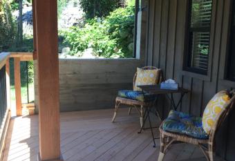 Cottonwood has Balcony rooms