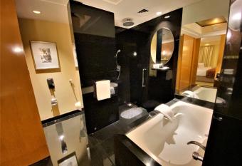 The Grand New Delhi has rooms with a private hot tub