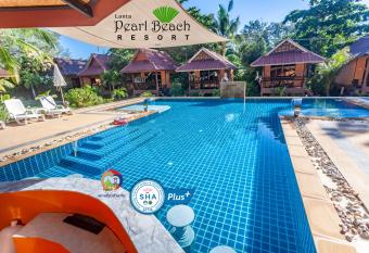 Lanta Pearl Beach Resort has Balcony rooms