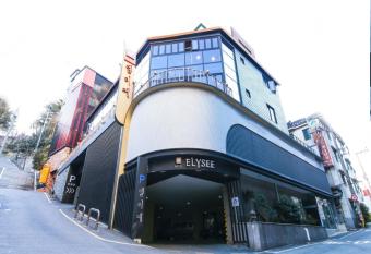 Elysee Hotel has Balcony rooms