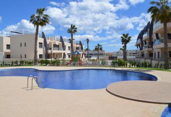 Apartment Playa Elisa Bay allows 18 year olds to book a room