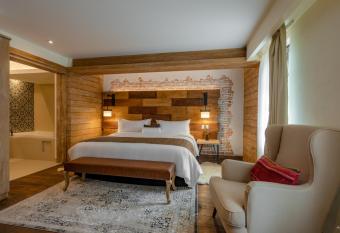 Sonesta Posadas del Inca - Valle Sagrado Yucay Urubamba has rooms with a private hot tub