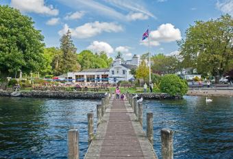 Wateredge Inn- The Inn Collection Group allows 18 year olds to book a room