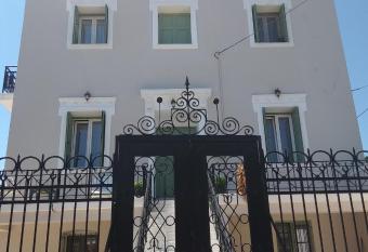 Pyrgos Sofokleous has Balcony rooms