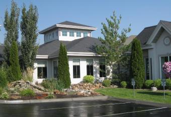 Clarion Inn allows 18 year olds to book a room