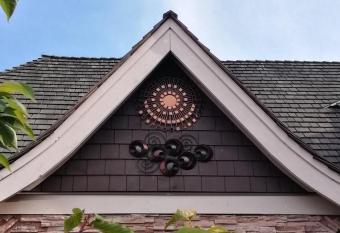 Sunny Island by White Rock has Balcony rooms