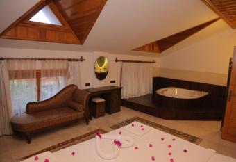 Bc Spa Hotel has Balcony rooms