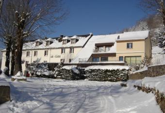 Hotel Restaurant Le Clos allows 18 year olds to book a room