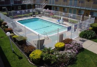 Oasis Inn Sacramento- Elk Grove has Smoking rooms