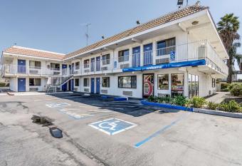 Motel 6 Modesto, Ca allows 18 year olds to book a room