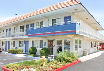 Motel 6 Lancaster allows 18 year olds to book a room