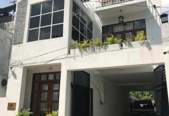 Lalix Hotel Colombo has Balcony rooms