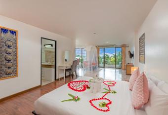 Club Bamboo Boutique Patong Beach Resort has Balcony rooms