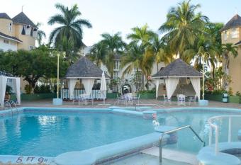 Studio 27 has Balcony rooms