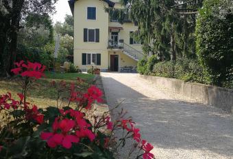 Appartamento Villa Margherita allows 18 year olds to book a room