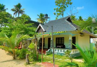 Marari Blue Waves has Balcony rooms