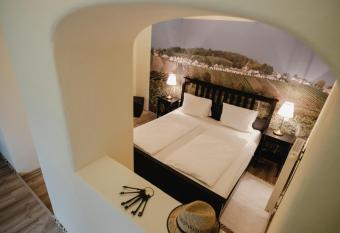 Fr  hst  ckshaus Wunderland allows 18 year olds to book a room